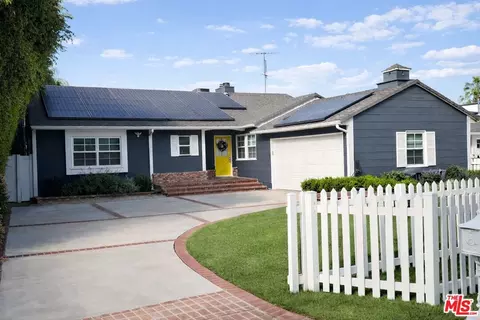 15831 Moorpark St, Encino, CA 91436