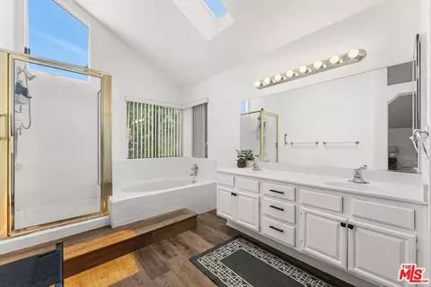 Bath - 43258 33rd St, Lancaster, CA 93536 photo 3 of 4