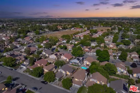 View/Area - 43258 33rd St, Lancaster, CA 93536 photo 1 of 5