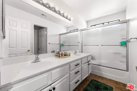 Bath - 43258 33rd St, Lancaster, CA 93536 photo 2 of 4