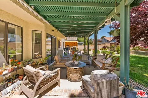 Exterior - 43258 33rd St, Lancaster, CA 93536 photo 5 of 7