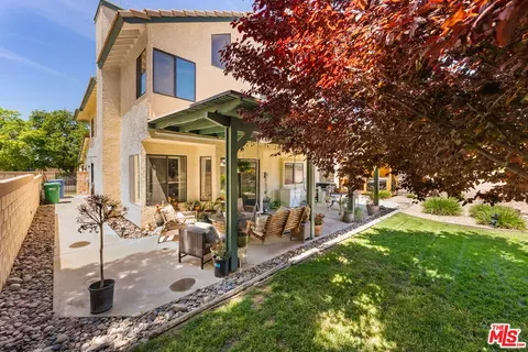 Exterior - 43258 33rd St, Lancaster, CA 93536 photo 6 of 7