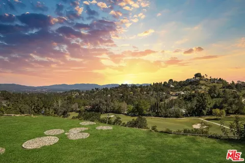 3970 Ellenita Ave, Tarzana, CA 91356