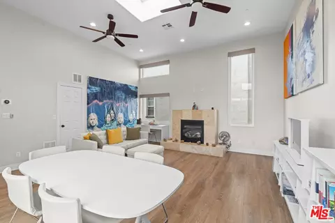 5926 Barton Ave, Los Angeles, CA 90038