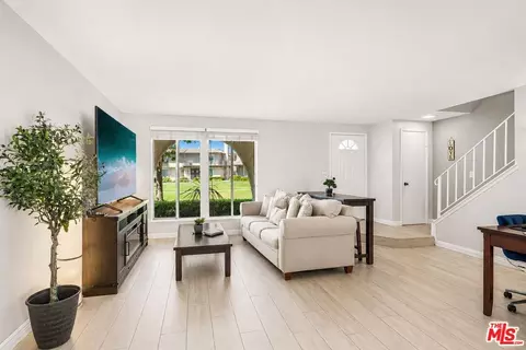 24249 La Glorita Cir, Newhall, CA 91321