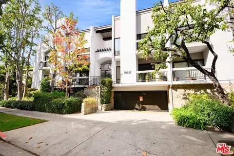 10933 Wellworth Ave #18, Los Angeles, CA 90024