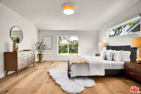 Bedroom - 4140 W Mcfarlane Ave, Burbank, CA 91505 photo 6 of 8