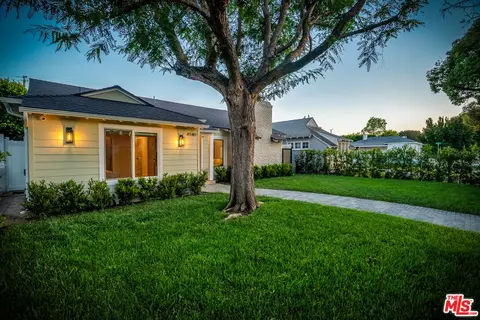 Exterior - 4140 W Mcfarlane Ave, Burbank, CA 91505 photo 6 of 21