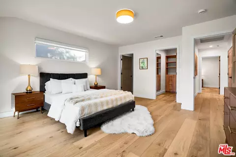 Bedroom - 4140 W Mcfarlane Ave, Burbank, CA 91505 photo 4 of 8