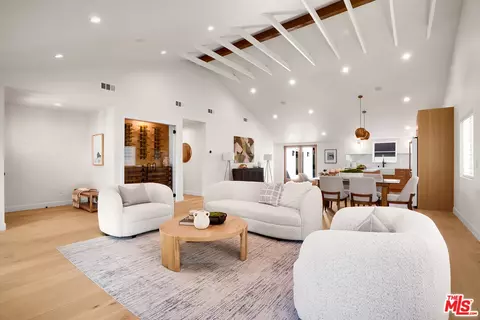Living - 4140 W Mcfarlane Ave, Burbank, CA 91505 photo 4 of 5