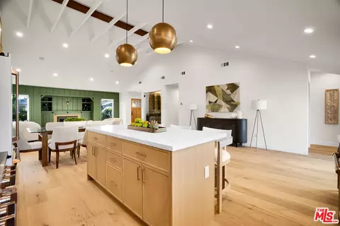Kitchen - 4140 W Mcfarlane Ave, Burbank, CA 91505 photo 1 of 8