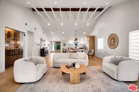 Living - 4140 W Mcfarlane Ave, Burbank, CA 91505 photo 3 of 5