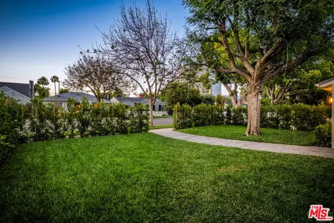 Exterior - 4140 W Mcfarlane Ave, Burbank, CA 91505 photo 7 of 21