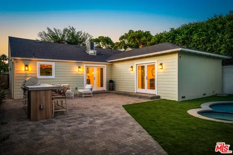 Exterior - 4140 W Mcfarlane Ave, Burbank, CA 91505 photo 18 of 21