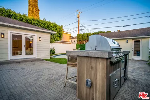 Exterior - 4140 W Mcfarlane Ave, Burbank, CA 91505 photo 20 of 21