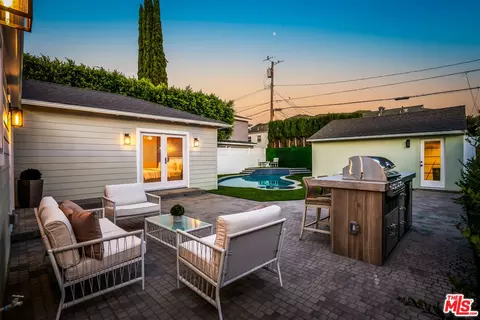 Exterior - 4140 W Mcfarlane Ave, Burbank, CA 91505 photo 19 of 21