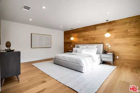 Bedroom - 4140 W Mcfarlane Ave, Burbank, CA 91505 photo 1 of 8