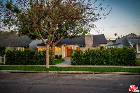 Exterior - 4140 W Mcfarlane Ave, Burbank, CA 91505 photo 3 of 21
