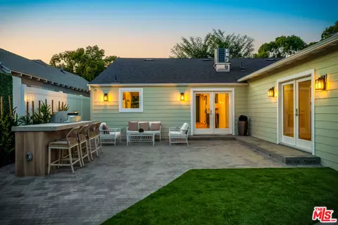 Exterior - 4140 W Mcfarlane Ave, Burbank, CA 91505 photo 15 of 21