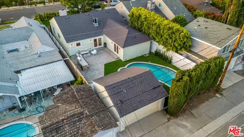 View/Area - 4140 W Mcfarlane Ave, Burbank, CA 91505 photo 4 of 5