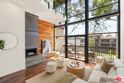5308 Marina Pacifica Dr S, Long Beach, CA 90803