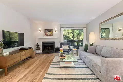2018 Griffith Park Blvd #215, Los Angeles, CA 90039
