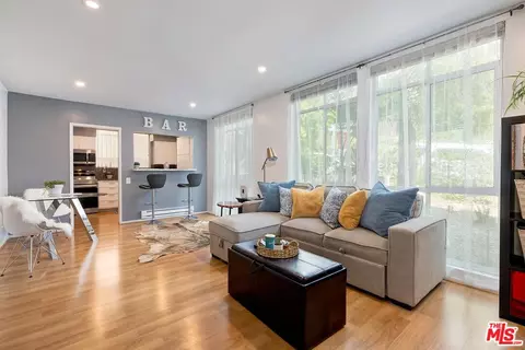 7270 Hillside Ave #102, Los Angeles, CA 90046