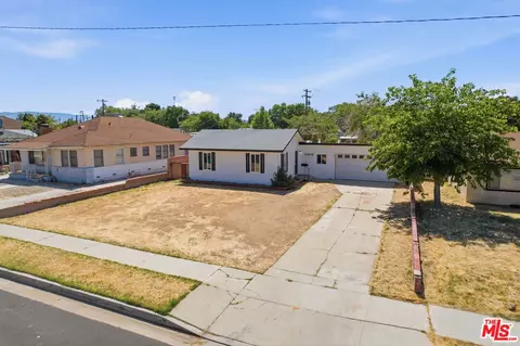 Exterior - 44515 Date Ave, Lancaster, CA 93534 photo 8 of 10