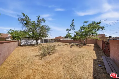 Exterior - 44515 Date Ave, Lancaster, CA 93534 photo 3 of 10