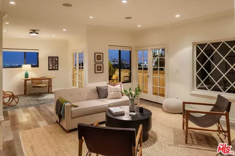 1133 N Clark St #203, West Hollywood, CA 90069