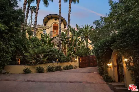 1274 N Clark St, West Hollywood, CA 90069