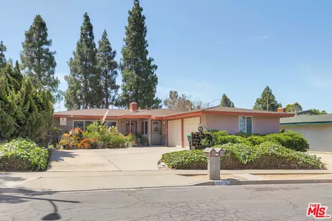 1019 American Pl, Costa Mesa, CA 92627