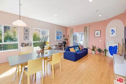 11831 Avon Way #202, Los Angeles, CA 90066
