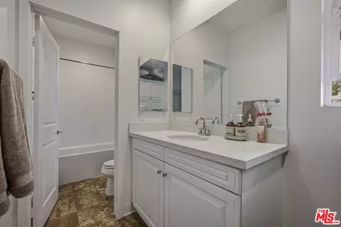 Bath - 3065 Gibson St, Riverside, CA 92503 photo 3 of 3