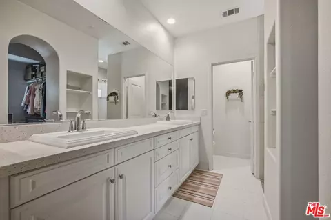 Bath - 3065 Gibson St, Riverside, CA 92503 photo 1 of 3