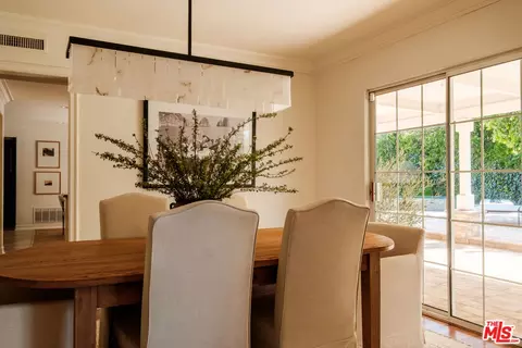 Dining - 17422 Gresham St, Sherwood Forest, CA 91325 photo 2 of 5