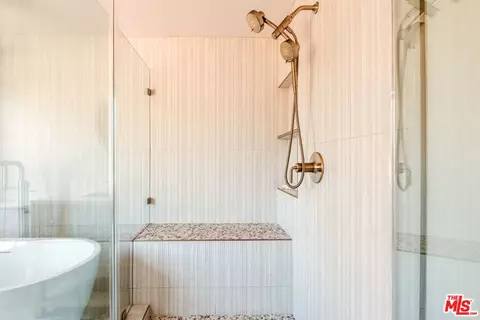 Bath - 17422 Gresham St, Sherwood Forest, CA 91325 photo 4 of 7