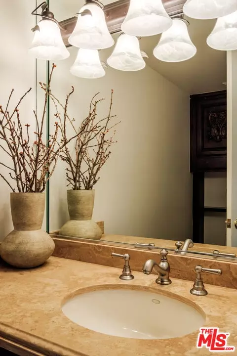 Bath - 17422 Gresham St, Sherwood Forest, CA 91325 photo 7 of 7