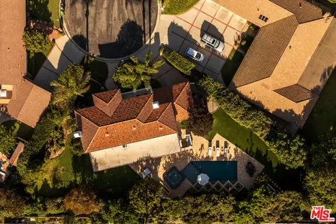 View/Area - 17422 Gresham St, Sherwood Forest, CA 91325 photo 1 of 1