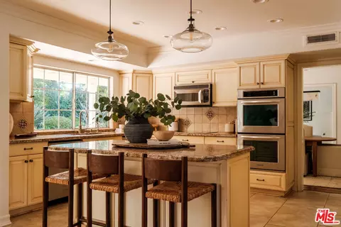 Kitchen - 17422 Gresham St, Sherwood Forest, CA 91325 photo 1 of 5