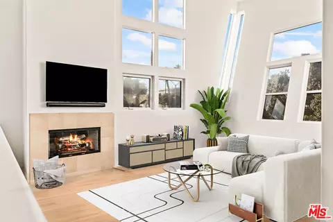 502 Rosecrans Ave #B, Manhattan Beach, CA 90266