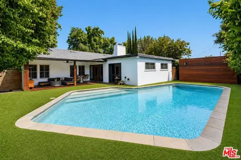 5245 Ventura Canyon Ave, Van Nuys, CA 91401