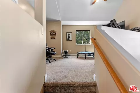 Entry Way - 28081 Deertrail Dr, Tehachapi, CA 93561 photo 6 of 8