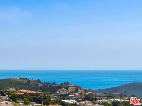 1626 Chastain Pkwy, Pacific Palisades, CA 90272