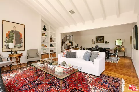 6937 Camrose Dr, Los Angeles, CA 90068