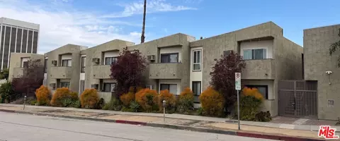 4506 Saugus Ave #10, Sherman Oaks, CA 91403