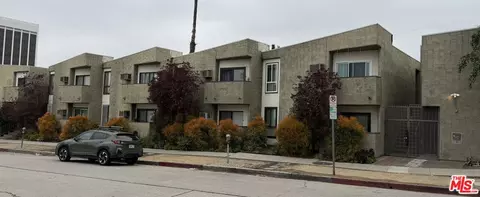 4506 Saugus Ave #10, Sherman Oaks, CA 91403