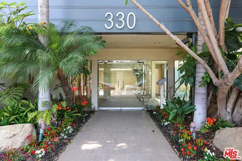 330 S Barrington Ave #201, Los Angeles, CA 90049