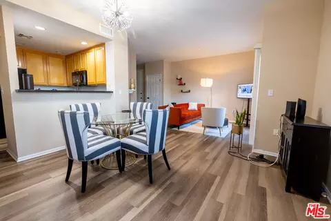 4600 Don Lorenzo Dr #4, Los Angeles, CA 90008