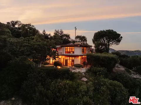 665 Sky Line Trl, Topanga, CA 90290